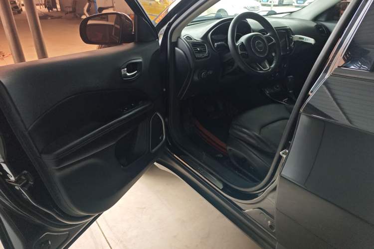 Used Jeep Compass 2017 200T Automatic Prestige Edition Driver Seat