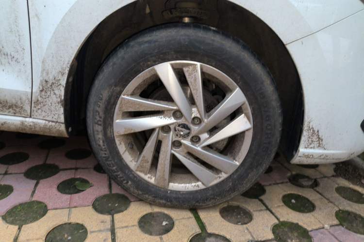 Used Jetta VA3 2021 1.5L Automatic Enjoyment Edition Right Front Wheel Hub