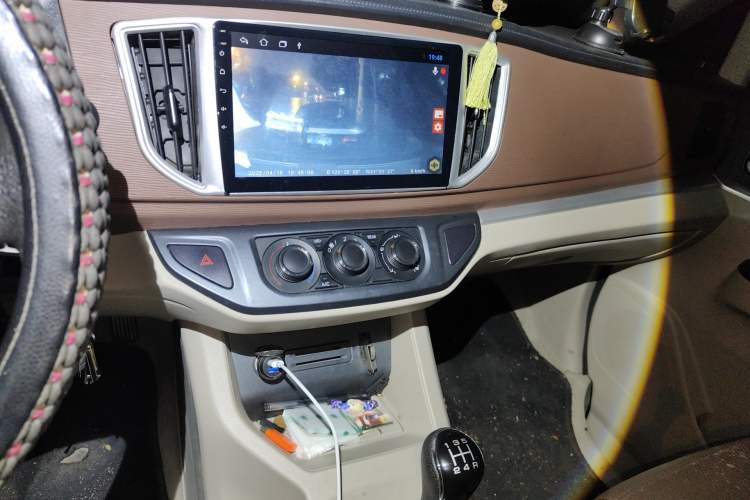 Used FORTHING Lingzhi 2020 M5L 1.6L Base Model 9 Seats Audio And AC Panel