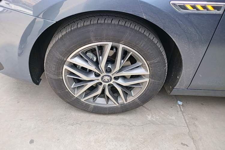 Used BYD Qin PLUS 2024 Honor Edition EV 420KM Leading Model Left Front Wheel Hub