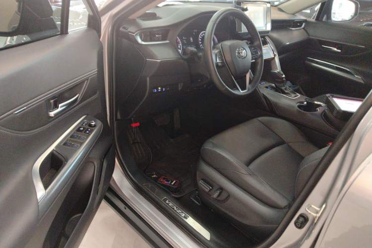 Used Toyota Venza 2022 2.0L CVT Two-Wheel Drive Luxury Edition