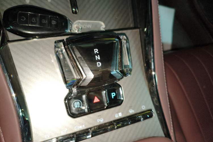 Used Denza Z9GT 2024 1100 Four-Wheel Drive Ultra Version Gear Lever