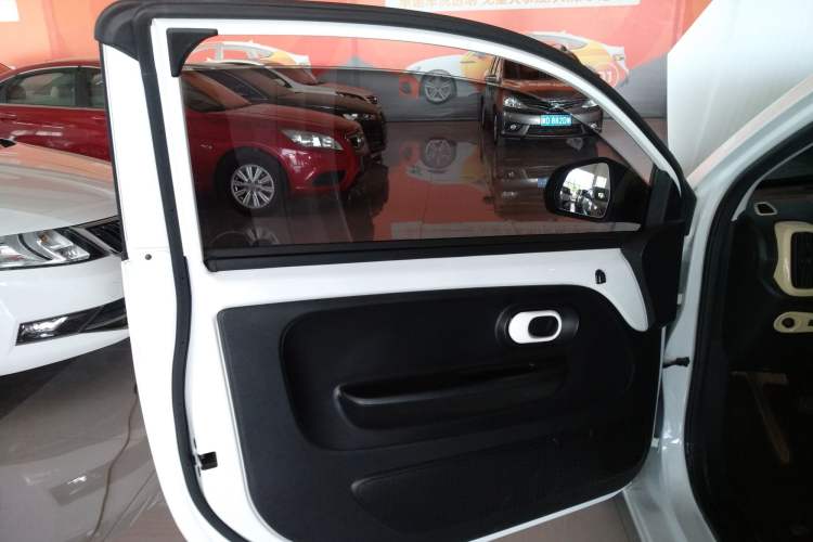 Used Roewe Clever 2021 302 km New Four-Seater Super-Efficient Version