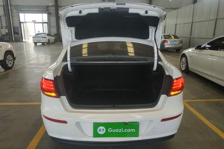 Used Qoros 3 2018 Sedan 1.6L Automatic Leading Model Trunk