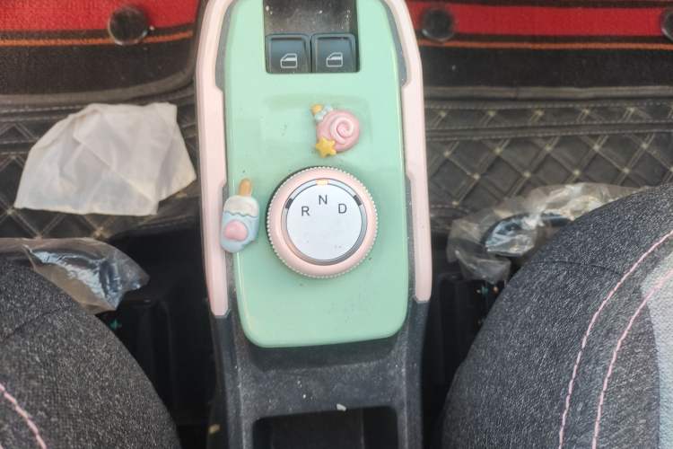 Used Chery QQ Ice Cream 2022 170km Sundae Phosphate Lithium-Ion
