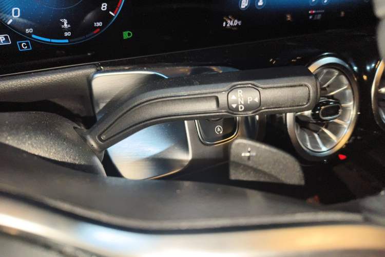 Used Mercedes-Benz GLB 2021 GLB 200 Dynamic Edition Gear Lever