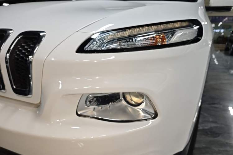 Used Jeep Cherokee 2017 2.0L Superior Edition Left Front Headlight