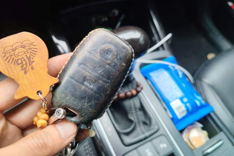 Used Kia Sorento 2015 Sorento L 2.4L Gasoline 4WD Elite Edition 5 Seats China V Emission Standard Vehicle Key