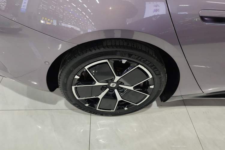 Used Xiaomi Auto SU7 2024 Rear-Drive Long-Range Intelligent Driving Version