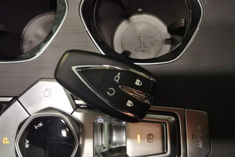 Used Changan UNI-K iDD 2024 ZhiDian iDD 1.5T 135km Smart Leading Model