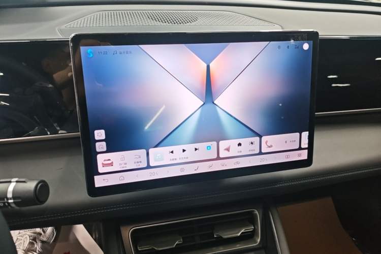 Used BYD Qin L 2025 DM-i Smart Drive 120KM Superior Model Audio And AC Panel