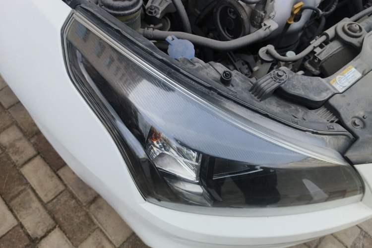 Used Kia Cerato 2012 1.6L MT GL Right Front Headlight