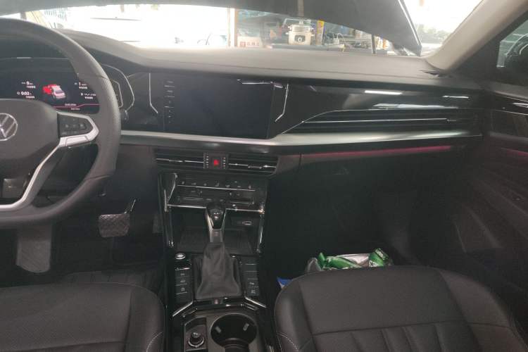 Used Volkswagen Passat 2025 Outstanding Model 380TSI Starry Dragon Glorious Edition
