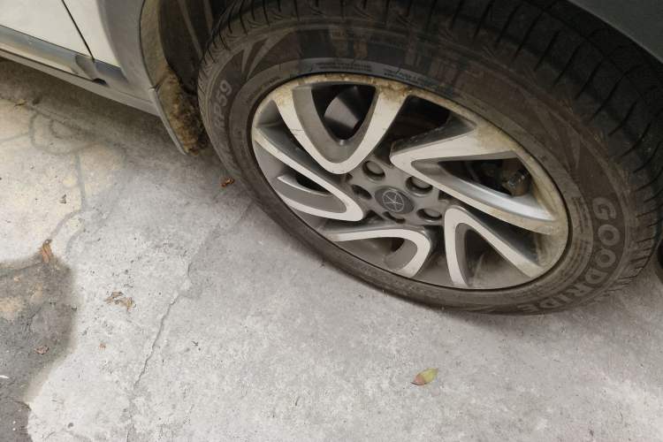 Used JAC Group Refine S3 2016 1.5L Manual Luxury Model Right Front Wheel Hub