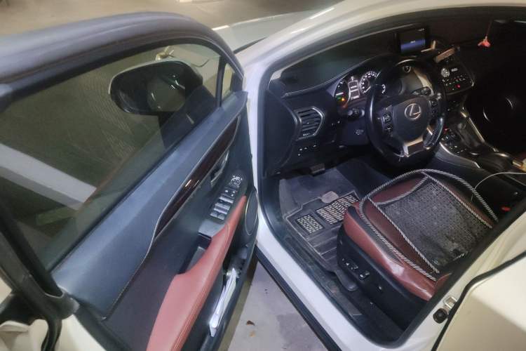 Used Lexus NX 2015 300h All-Wheel-Drive Fēngzhì Edition Driver Seat