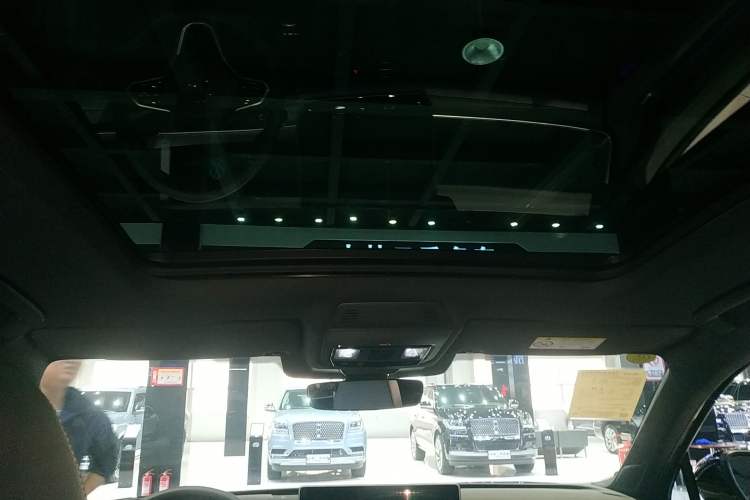 Used Volkswagen Tayron 2025 Tiguan L 380TSI 4Motion Luxury Easy Package Headliner