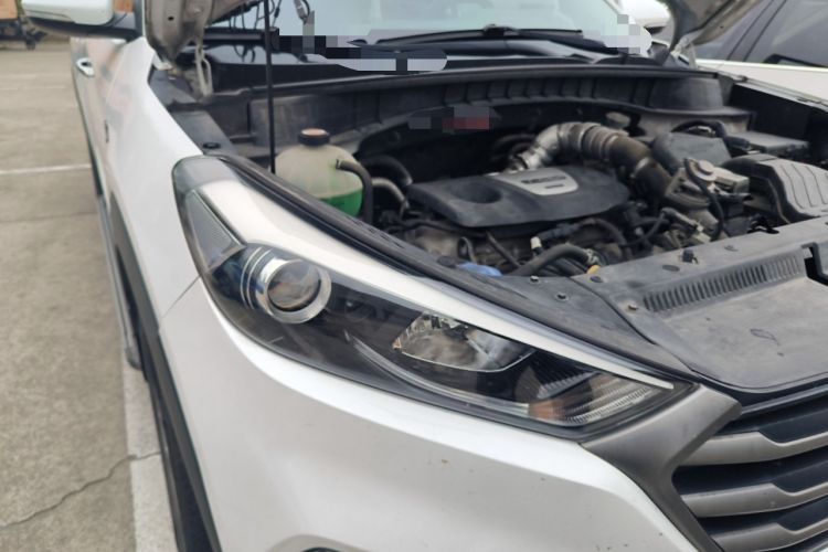 Used Hyundai Tucson 2015 1.6T Dual-Clutch Two-Wheel-Drive Smart Model Right Front Headlight