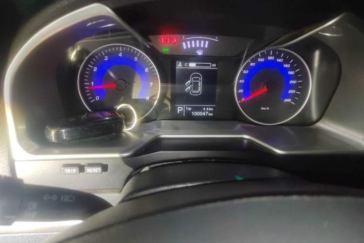 Used Geely Auto Emgrand 2015 Sedan 1.3T CVT Upward Edition Odometer Close Up