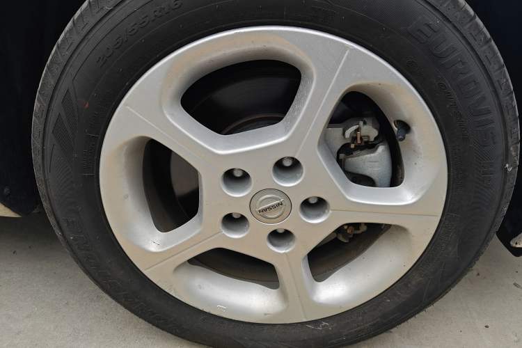 Used Venucia Leaf 2014 Navigation Version 6.6 KW