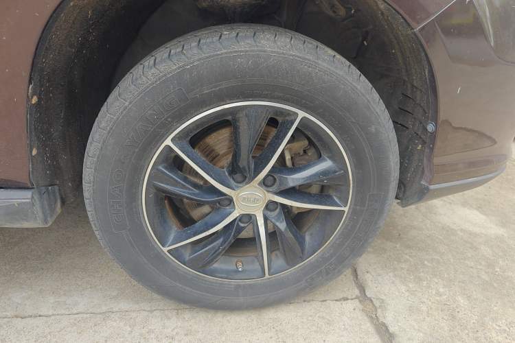Used BYD S7 2016 1.5T Manual Luxury Edition Right Front Wheel Hub