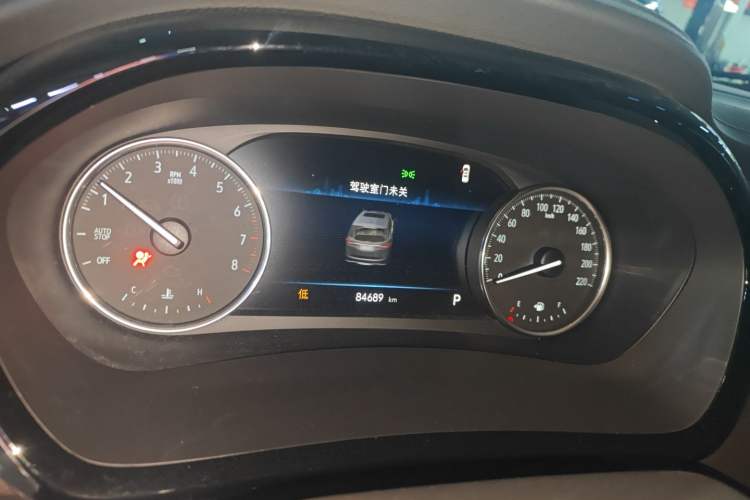 Used Buick GL8 2021 Land Cruiser Executive Class 652T Luxury Model