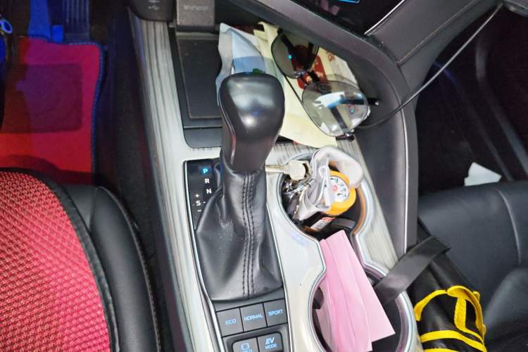 Used Toyota Camry 2018 Dual-Engine 2.5 HG Luxury Edition Gear Lever