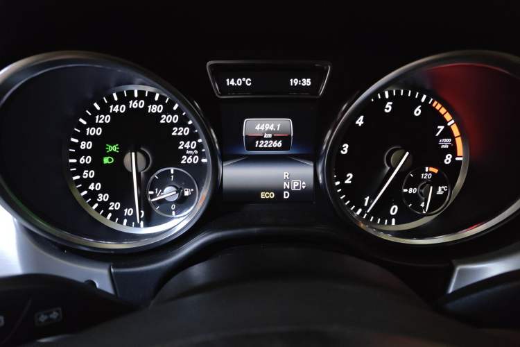 Used Mercedes-Benz M-Class 2015 ML 320 4MATIC Instrument Cluster