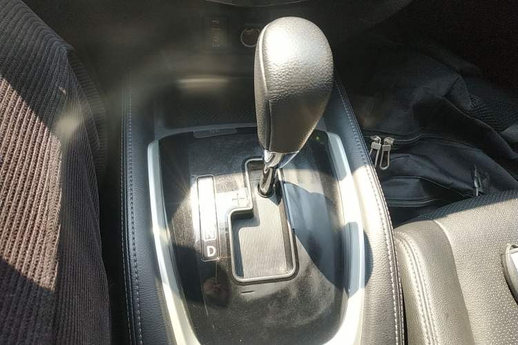 Used Nissan X-Trail 2014 2.0L CVT Comfort Edition 2WD Gear Lever