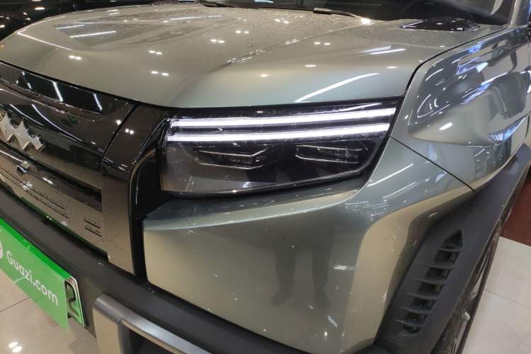 Used Formula Leopard Titanium 3 2025 501KM All-Wheel Drive Intelligent Driving Ultra Version
