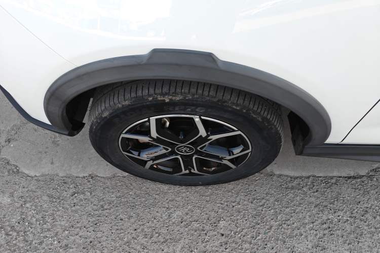 Used BYD Yuan Pro 2021 401 km Luxury Version Left Front Wheel Hub