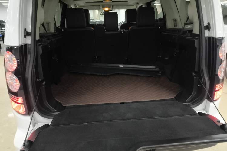 Used Land Rover Discovery 2016 3.0 SC Obsidian Black Heritage Edition HSE