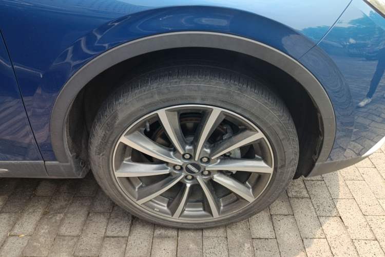 Used Lincoln Corsair 2022 2.0T Four-Wheel Drive Prestige Edition Right Front Wheel Hub