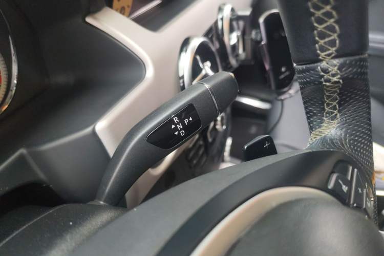 Used Mercedes-Benz GLK-Class 2013 GLK 300 4MATIC Dynamic Sunroof Model