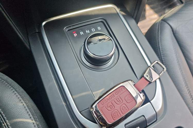 Used Land Rover Discovery Sport 2019 240 PS PURE Edition China VI Standard Gear Lever