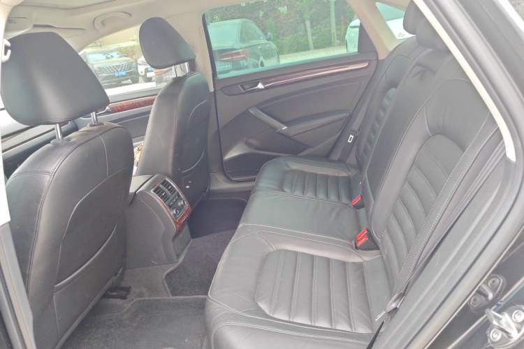 Used Volkswagen Passat 2011 1.8TSI DSG Prestige Edition Left Rear Seat