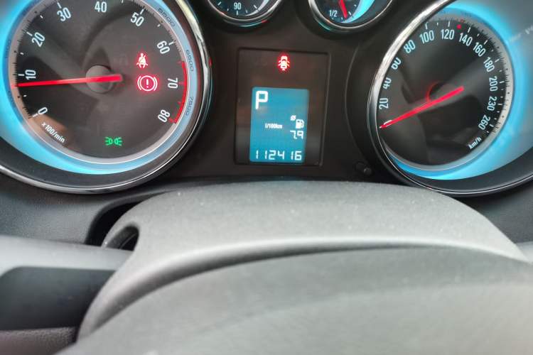 Used Buick GT 2013 XT 1.6L Automatic Fashion Edition Odometer Close Up