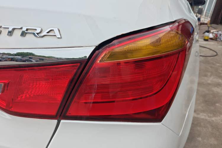 Used Hyundai Mistra 2016 1.8L Automatic Smart GLS Right Rear Taillight