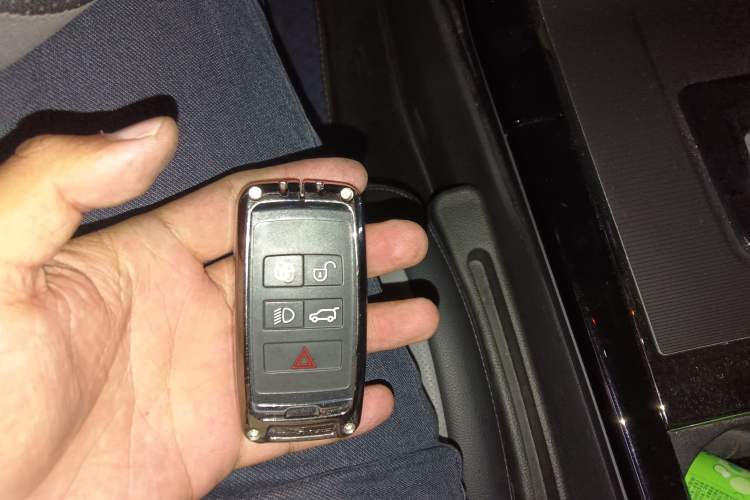 Used Land Rover Range Evoque 2020 249 PS R-DYNAMIC S Sport Edition Vehicle Key