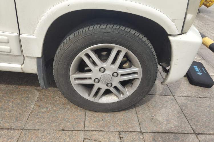 Used Suzuki Wagon R 2012 All-Purpose Model 1.4L Manual Standard Version Right Front Wheel Hub