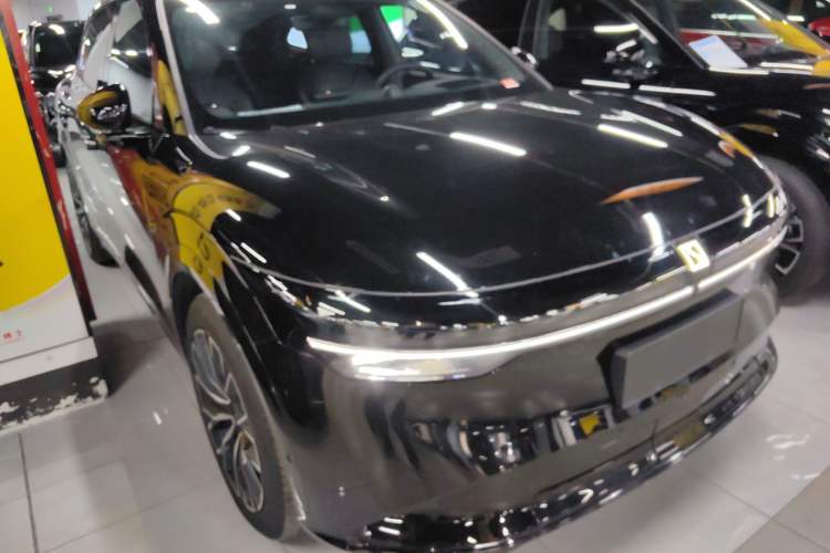 Used Zeekr 7X 2025 100 kWh Long-Range Rear-Wheel Drive with Intelligent Driving Features
