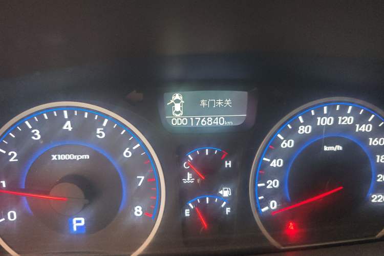 Used Hyundai Celesta 2011 1.6L Automatic Luxury Version
