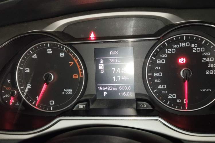 Used Audi A4L 2015 35 TFSI Automatic Comfort Model Instrument Cluster
