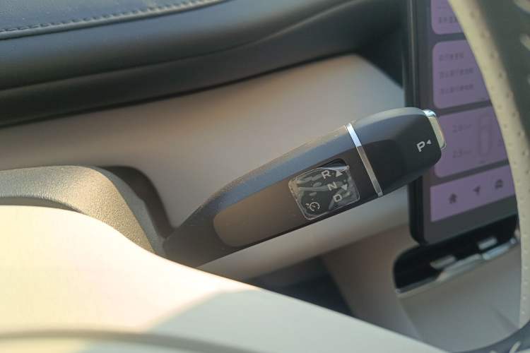 Used CHANGAN NEVO Q07 2025 215 Prestige Edition Gear Lever