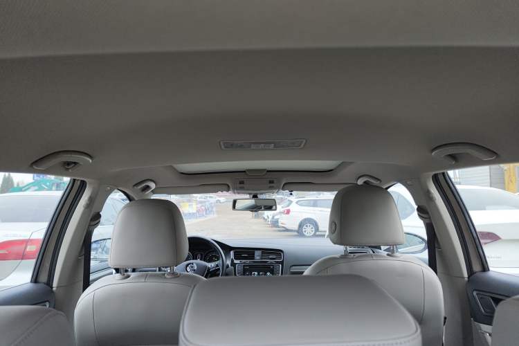 Used Volkswagen Golf 2014 1.4TSI Automatic Luxury Model
