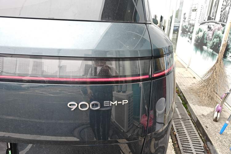 Used Lynk & Co 900 2025 2.0T Ultra Right Rear Taillight