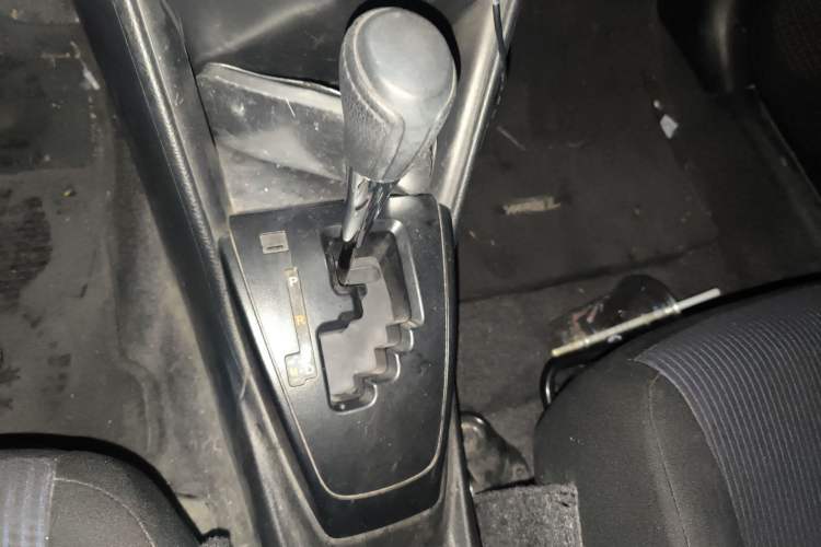 Used Toyota YARiS L Zhi Xiang 2021 1.5L CVT Leading Edition Gear Lever