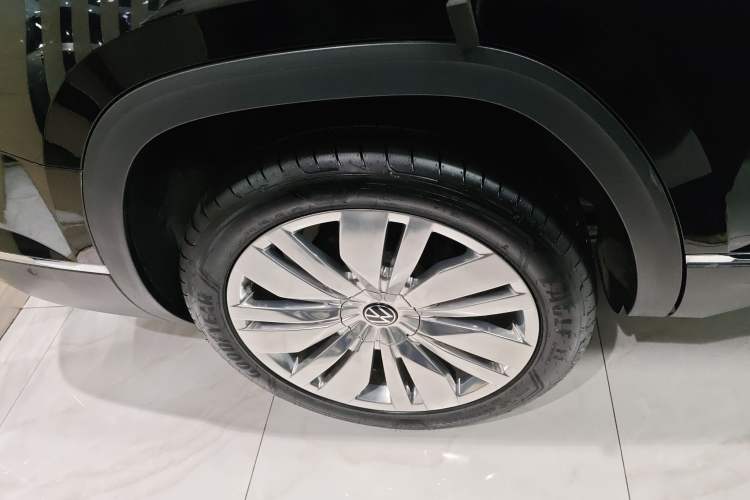 Used Volkswagen Teramont 2021 530 V6 All-Wheel Drive Prestige Flagship Edition Right Rear Wheel Hub
