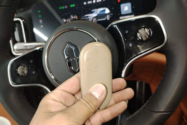 Used Hima AITO M9 2024 Range-Extended Max Edition 42 kWh 6-Seater Version Vehicle Key