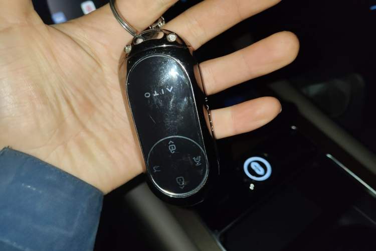 Used Hima AITO M9 2024 Range-Extended Ultra Version 52 kWh 5-Seater Model Vehicle Key