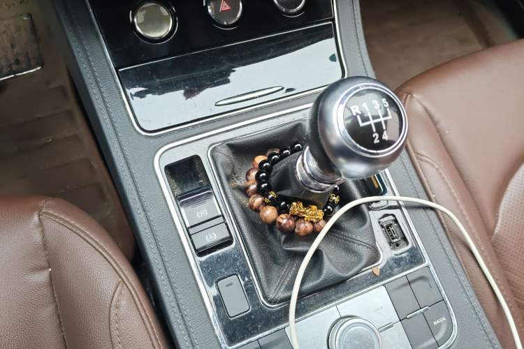 Used Zotye T600 2016 Sports Edition 1.5T Manual Luxury Model Gear Lever